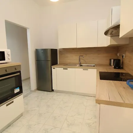 Apartment Zentral By Interhome La Caletta